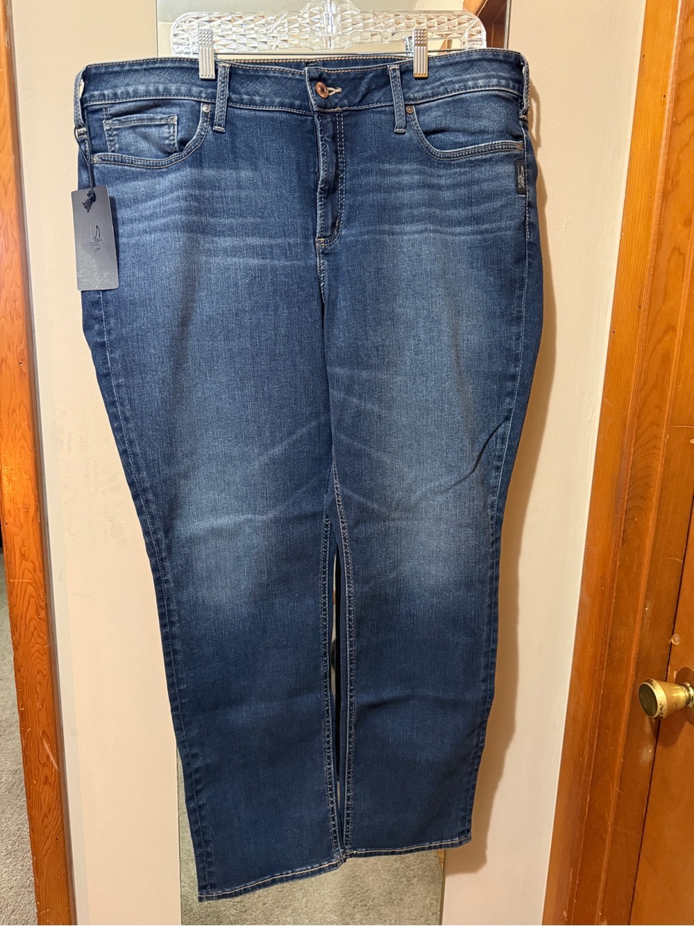 Silver Jeans Avery Straight Leg Jeans in Dark Blue Denim - Picture 5 of 6